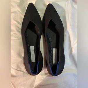 Please read full listing size 12 black Rothy’s points - in good shape